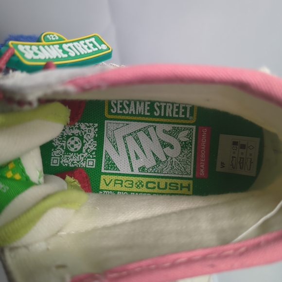 RARE Vans Sesame Street Special Edition men-5.5 women's 7 Lizzie A. - Picture 8 of 16